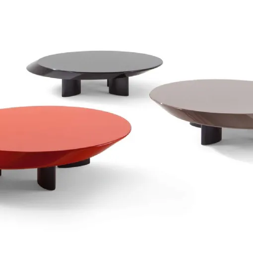 Tavolino di design Accordo in laccato lucido di Cassina