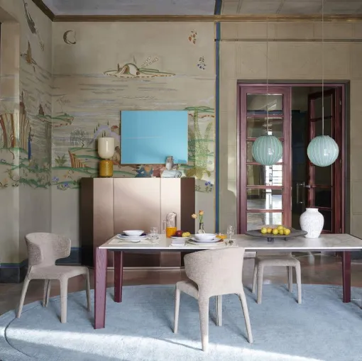 Tavolo allungabile con top in marmo e base in legno massello tinto amaranto Longplane di Cassina