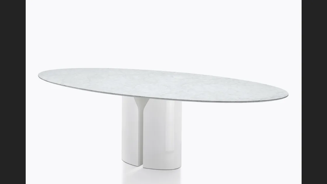 Tavolo NVL Table Marble in marmo bianco di Carrara di MDF Italia
